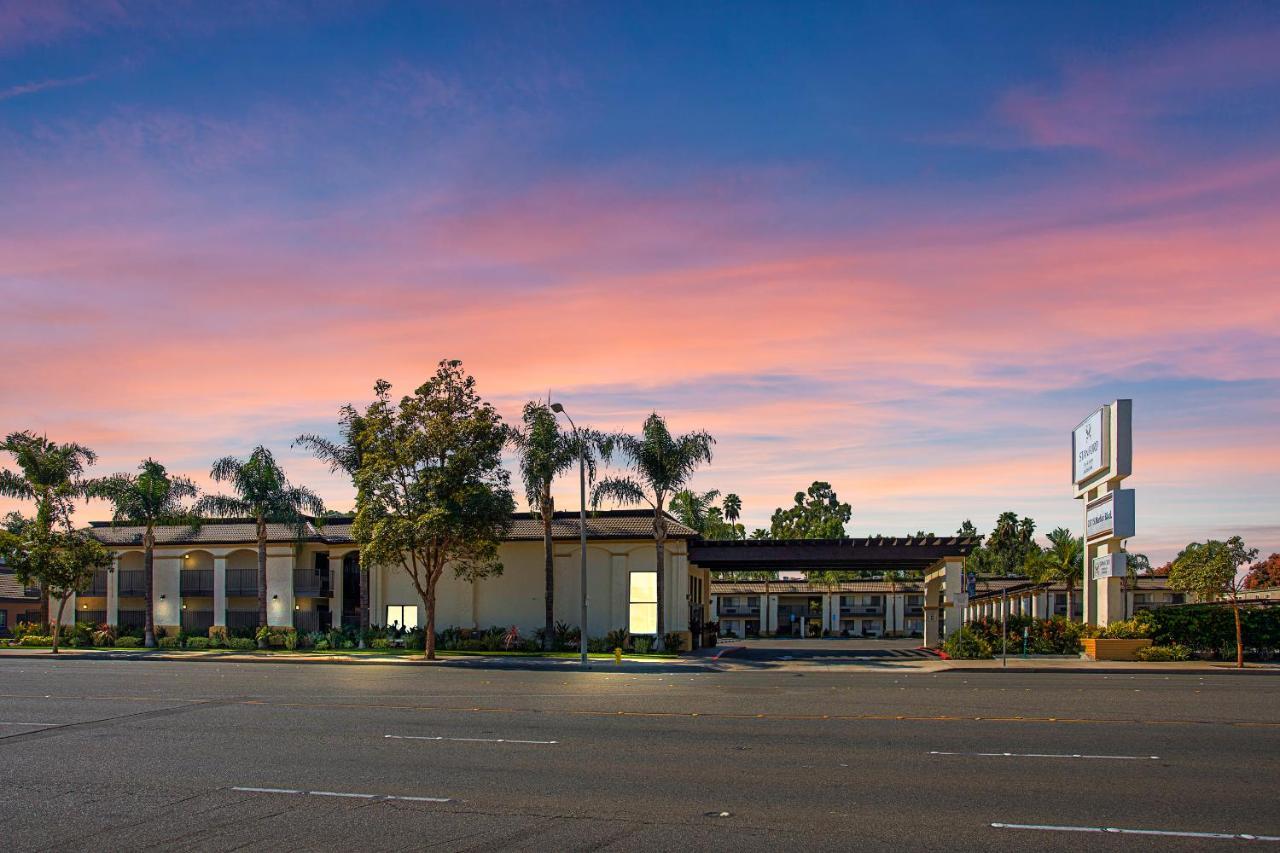 Stanford Inn & Suites Anaheim Esterno foto