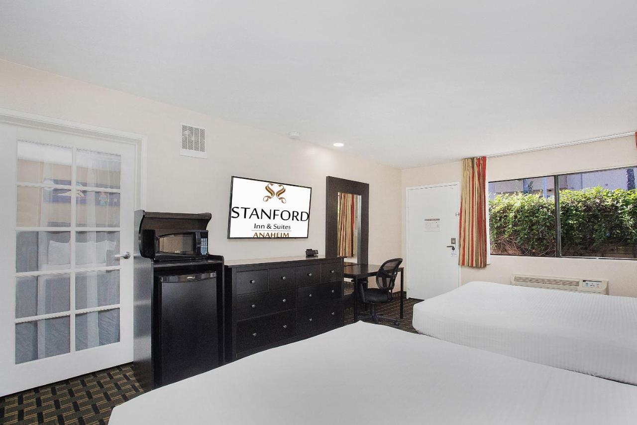 Stanford Inn & Suites Anaheim Esterno foto