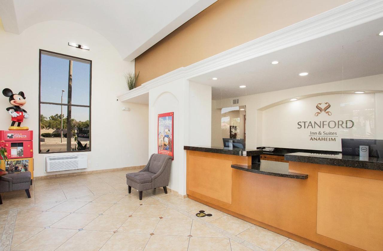 Stanford Inn & Suites Anaheim Esterno foto