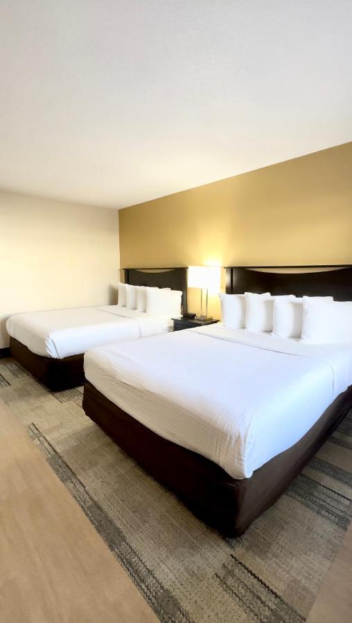 Stanford Inn & Suites Anaheim Esterno foto