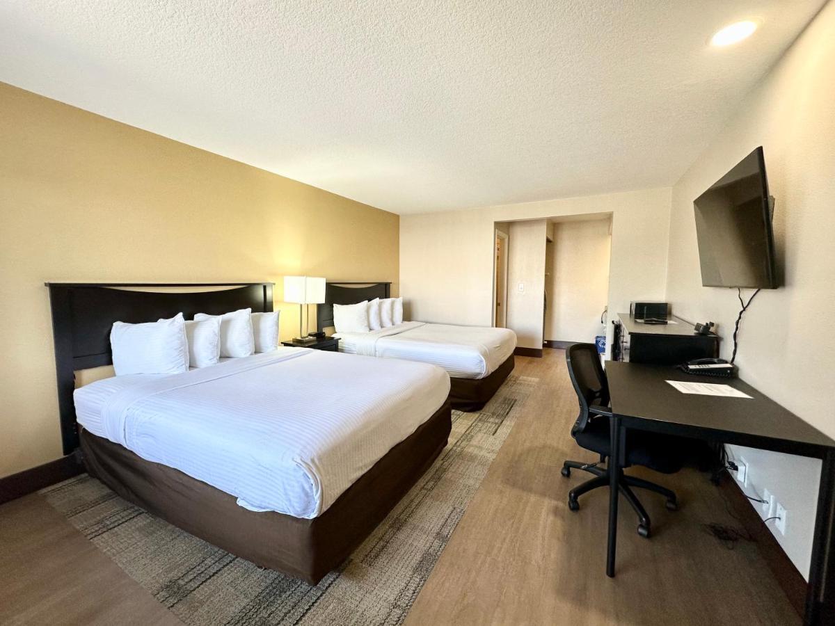 Stanford Inn & Suites Anaheim Esterno foto