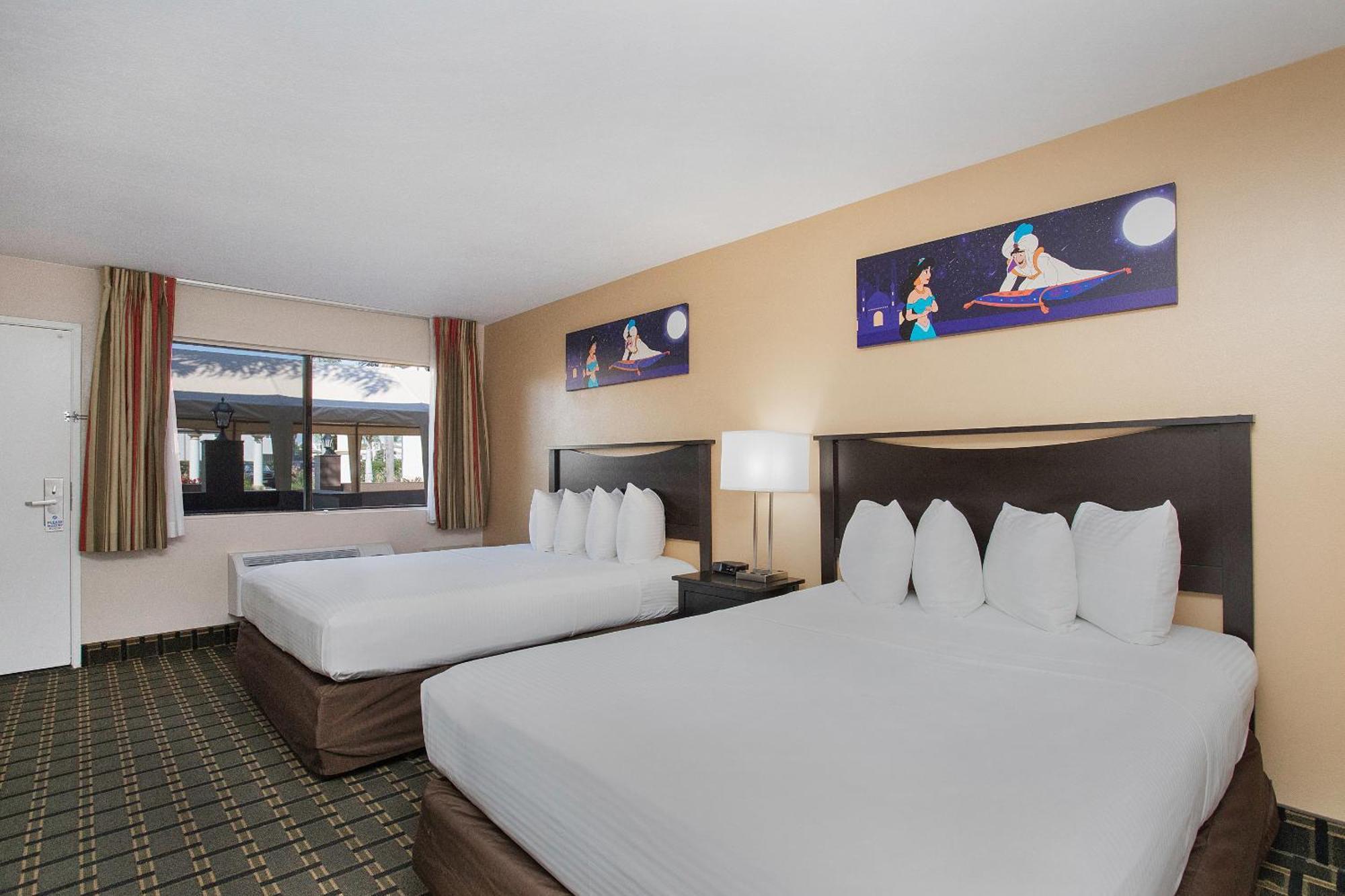 Stanford Inn & Suites Anaheim Esterno foto