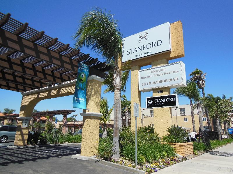 Stanford Inn & Suites Anaheim Esterno foto